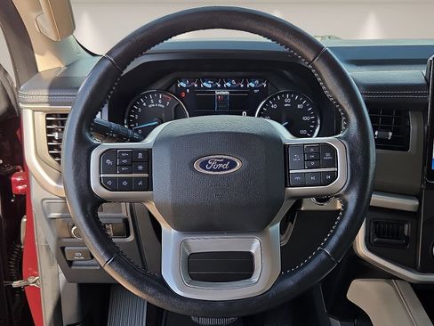 Used 2023 Ford Expedition XLT RWD image 13