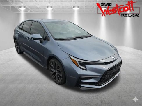 Used 2023 Toyota Corolla XSE FWD image 1