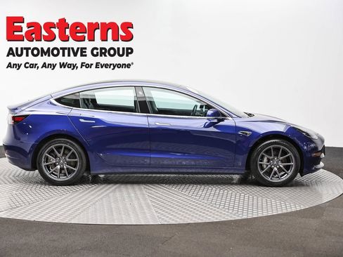 Used 2018 Tesla Model 3 Mid Range image 4