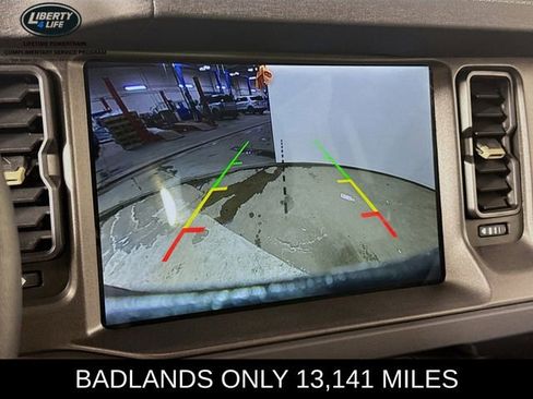 Used 2025 Ford Bronco Badlands image 14
