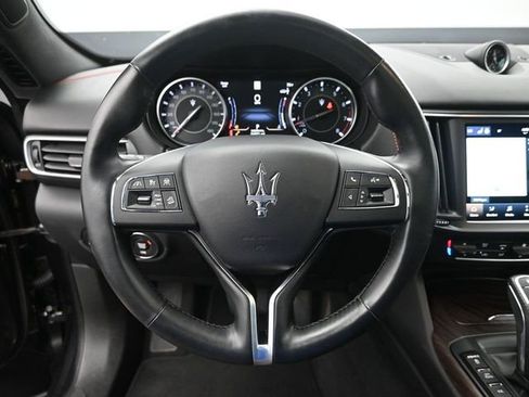 Used 2023 Maserati Levante GT AWD/4WD image 31