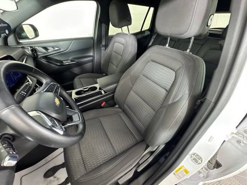 Used 2025 Chevrolet Equinox LT AWD/4WD image 32