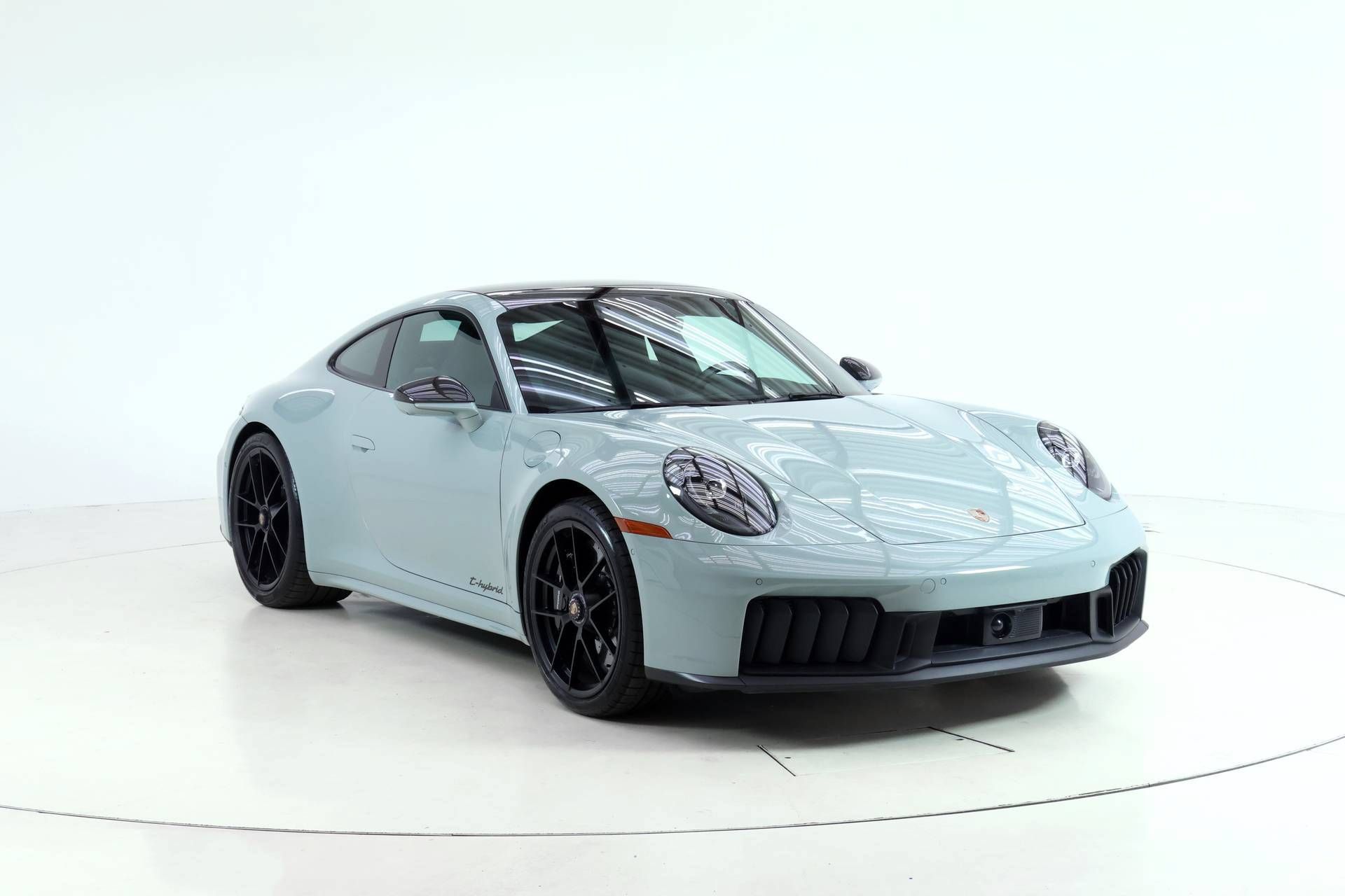 Used 2025 Porsche 911 Carrera 4 GTS AWD/4WD image 9