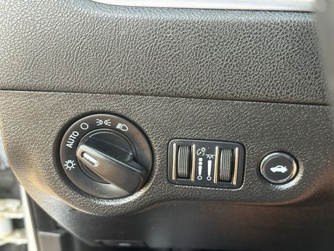 Used 2023 Dodge Charger SXT RWD image 20