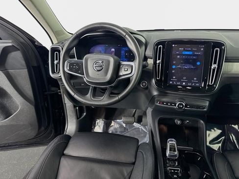 Used 2023 Volvo XC40 B4 Ultimate image 26