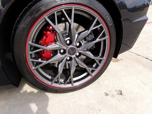 Used 2023 Chevrolet Corvette 3LT Z51 70th Convertible w/ Z51 Performance Package image 10