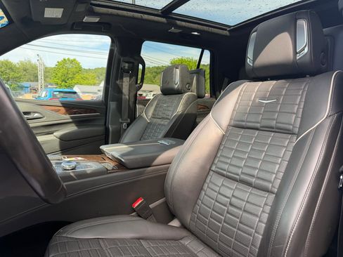 Used 2021 Cadillac Escalade Sport Platinum AWD/4WD image 9