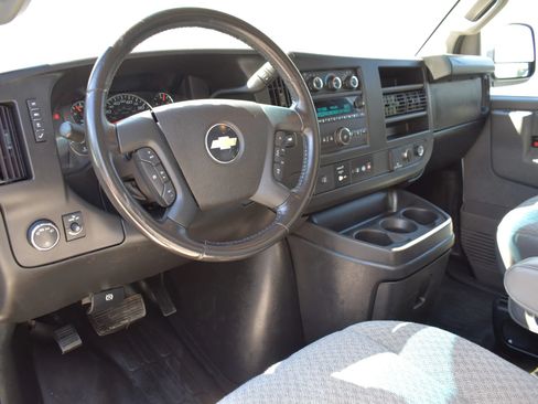 Used 2022 Chevrolet Express 3500 Extended w/ Driver Convenience Package RWD image 17
