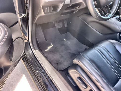 Used 2024 Honda HR-V EX-L image 3