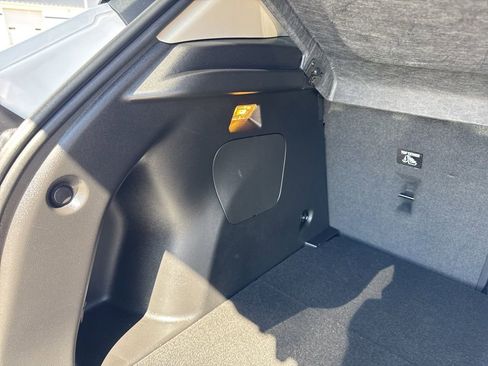 Certified 2024 Buick Encore GX Sport Touring image 40