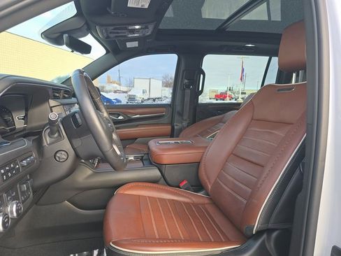 Used 2023 GMC Yukon XL Denali Ultimate image 13