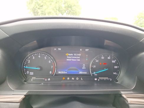 Used 2022 Ford Explorer Limited w/ Equipment Group 301A RWD image 18