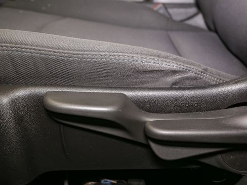 Used 2017 Chevrolet Cruze LT FWD image 40