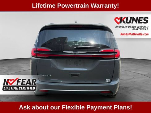 Used 2022 Chrysler Pacifica Touring-L FWD image 8