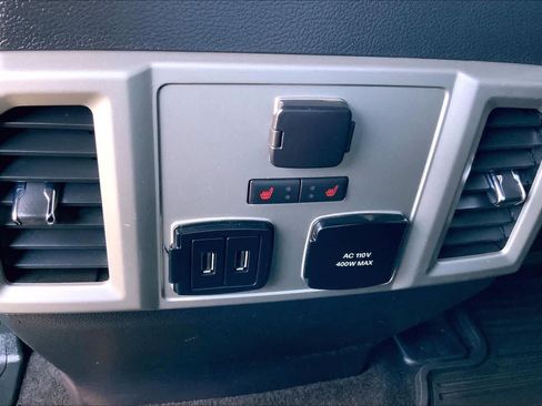 Used 2019 Ford F150 Lariat w/ Equipment Group 502A Luxury AWD/4WD image 36