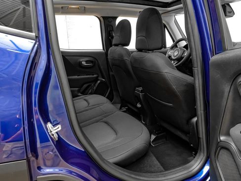 Used 2021 Jeep Renegade Latitude AWD/4WD image 31