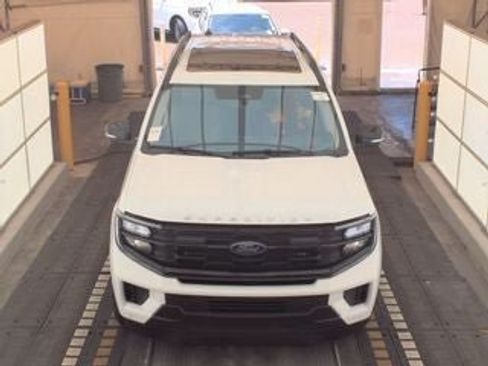 Used 2025 Ford Expedition Max Active AWD/4WD image 4