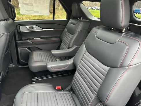 New 2026 Ford Explorer ST-Line w/ ST-Line Street Pack image 37