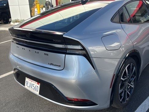 Used 2024 Toyota Prius Prime Premium image 3