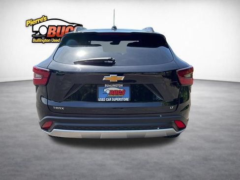 Used 2025 Chevrolet Trax LT FWD image 4