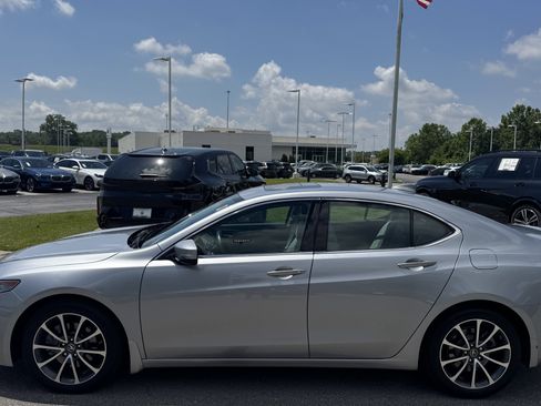 Used 2017 Acura TLX V6 SH-AWD w/ Advance Package image 7