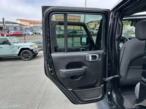 Used 2024 Jeep Wrangler Unlimited w/ LED Headlamp & Fog Lamp Group AWD/4WD image 49