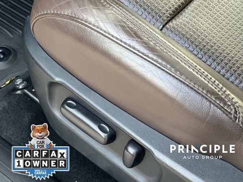 Used 2022 Toyota Tacoma Limited image 17