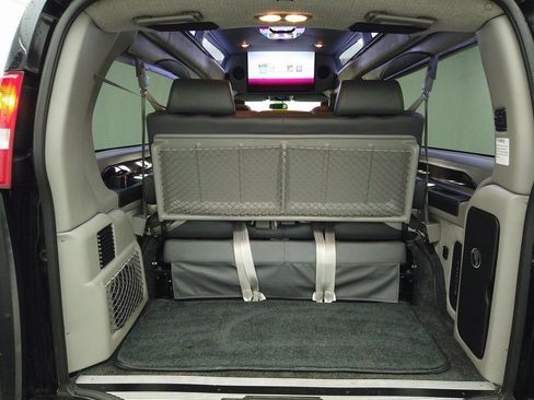 Used 2023 Chevrolet Express 2500 Extended image 7