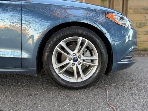 Used 2018 Ford Fusion SE w/ Fusion SE Technology Package FWD image 35