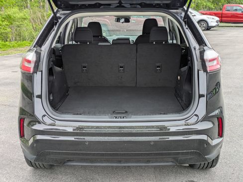 Certified 2022 Ford Edge SE w/ Black Appearance Package AWD/4WD image 18