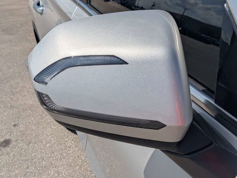 Used 2024 Hyundai Palisade SEL FWD image 12