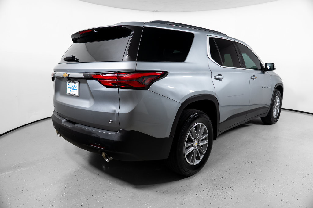 Used 2023 Chevrolet Traverse LT FWD image 9