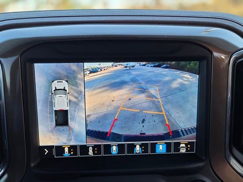 Used 2021 Chevrolet Silverado 2500 High Country w/ Z71 Off-Road Package image 27