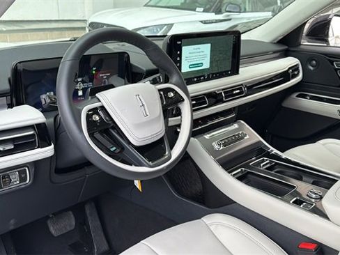 New 2026 Lincoln Aviator AWD image 16