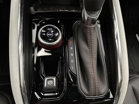 New 2025 GMC Canyon AT4 w/ AT4X Package image 10