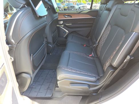 New 2026 Jeep Grand Cherokee L Summit AWD/4WD image 21