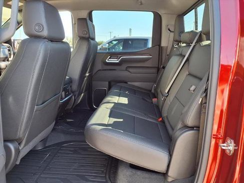 New 2026 GMC Sierra 1500 SLT image 19
