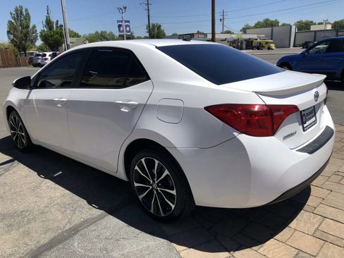 Used 2018 Toyota Corolla SE w/ Carpet Mat Package (TMS) FWD image 4