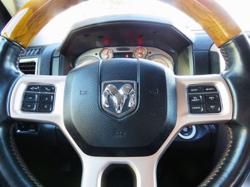 Used 2017 RAM 1500 Laramie Longhorn image 25