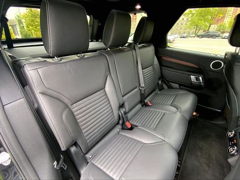 Certified 2025 Land Rover Discovery Dynamic SE AWD/4WD image 19