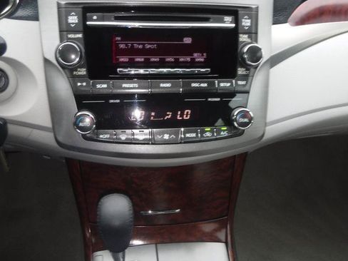 Used 2011 Toyota Avalon FWD image 35
