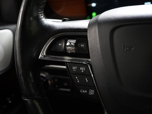 Used 2019 Lincoln Navigator Reserve w/ Cargo Package AWD/4WD image 18