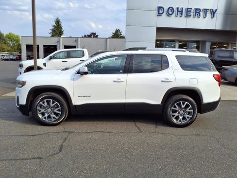 Used 2022 GMC Acadia SLT w/ Technology Package image 9