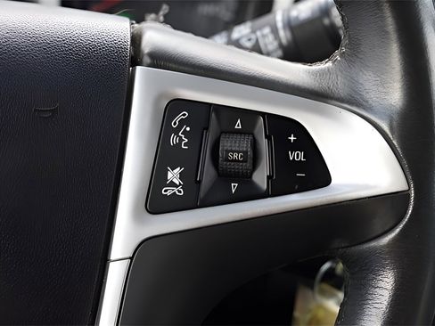 Used 2016 Chevrolet Equinox LTZ w/ Enhanced Convenience Package image 19