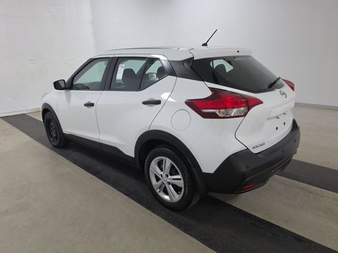 Used 2020 Nissan Kicks S FWD image 2