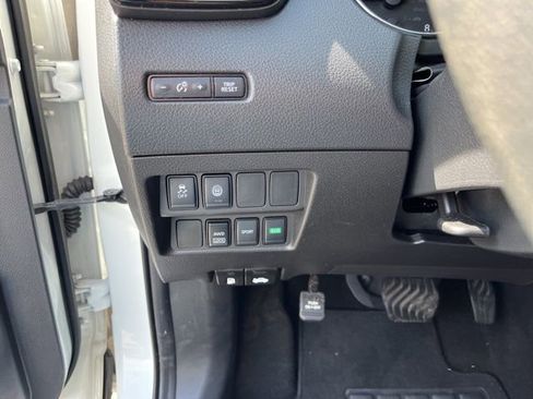 Used 2022 Nissan Rogue Sport S image 28