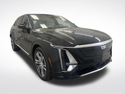 New 2025 Cadillac Lyriq Luxury image 1
