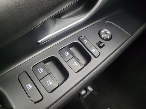 Used 2022 Hyundai Elantra SEL FWD image 27