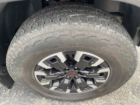 Used 2022 Nissan Frontier PRO-4X image 19