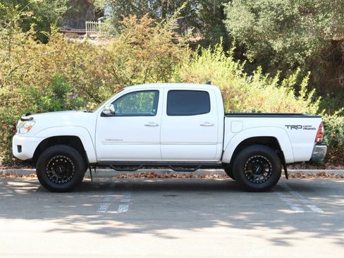 Used 2014 Toyota Tacoma PreRunner w/ TRD Off-Road Package RWD image 4